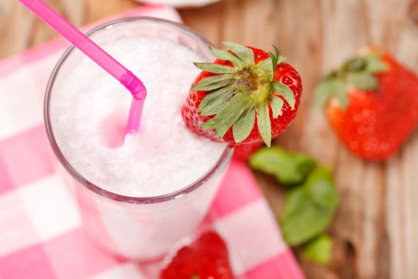Το ελληνικό, απείρως πιο υγιεινό, milkshake φράουλας!