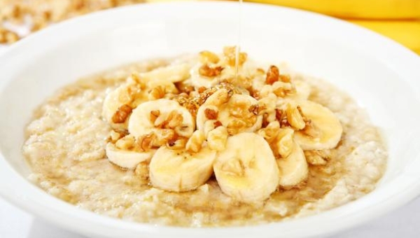 Κρέμα μπανάνας με βρώμη και καρύδια