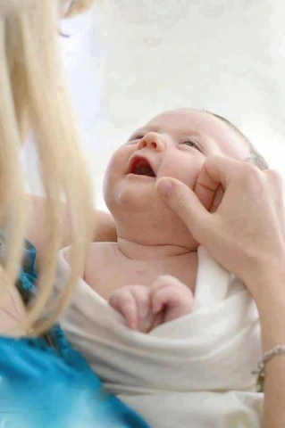 Μιλήστε στο μωρό από κοντά