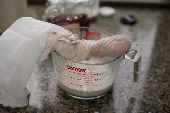 Almond-Milk-4-1024x683