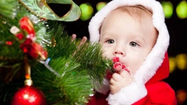 Χριστουγεννιάτικος στολισμός φιλικός για το νήπιο